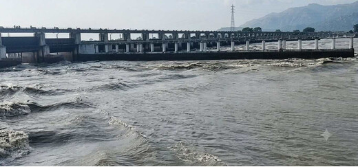 गंडक बैराज पर बढ़ा दबाव : 36 गेट से छोड़ा जा रहा पानी, CM सम्राट चौधरी ने लिया जायजा